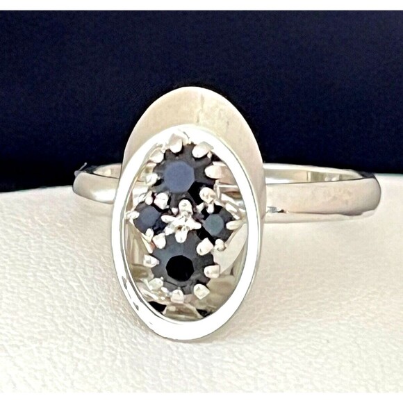 Vintage Ring Silver Tone Prong Set Black Rhinestones Mid Century Modern 4I - Picture 1 of 3